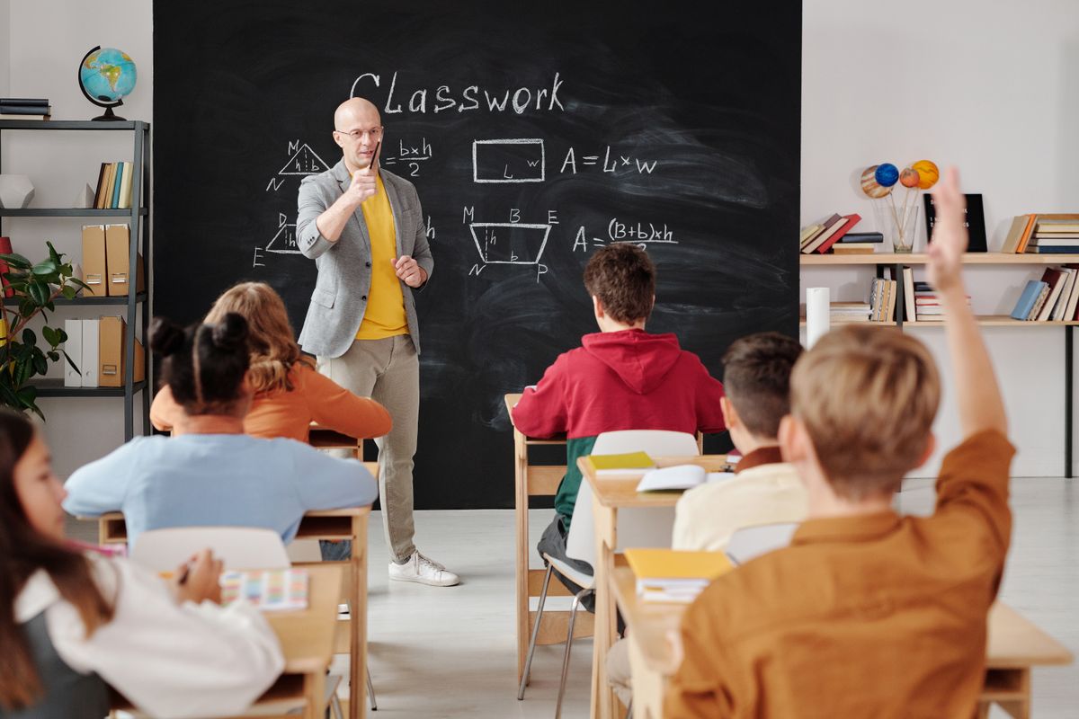 AI for Teachers: A Practical Guide to Lesson Planning, Quiz Generation, and Grading